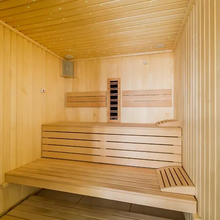 Eviana Sea View Apartment- & Pools