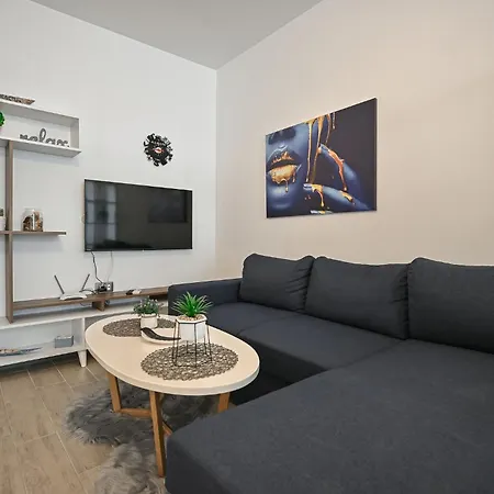 Eviana Sea View Apartment- & Pools *