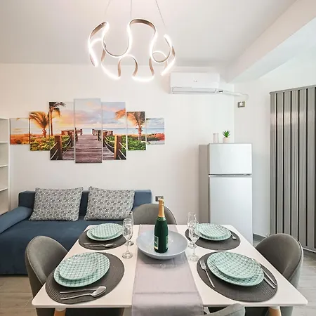 Eviana Sea View Apartment- & Pools *