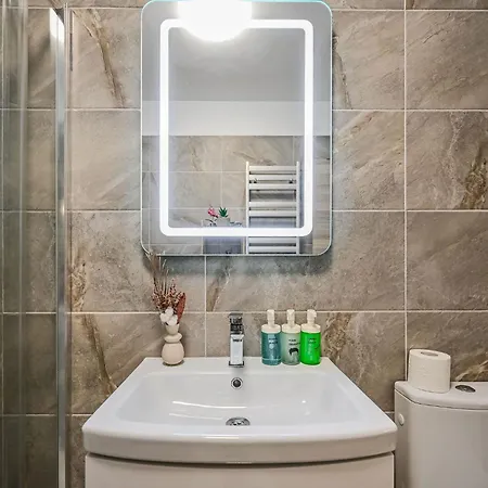 Eviana Sea View Apartment- & Pools * Мамая