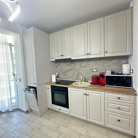 Eviana Sea View Apartment- & Pools